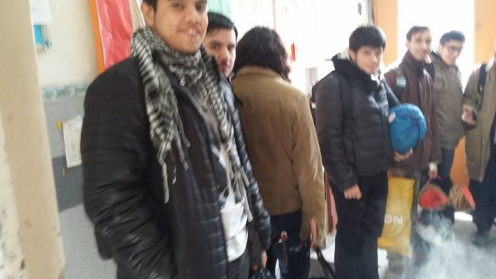 (esto es menos de la mitad de los