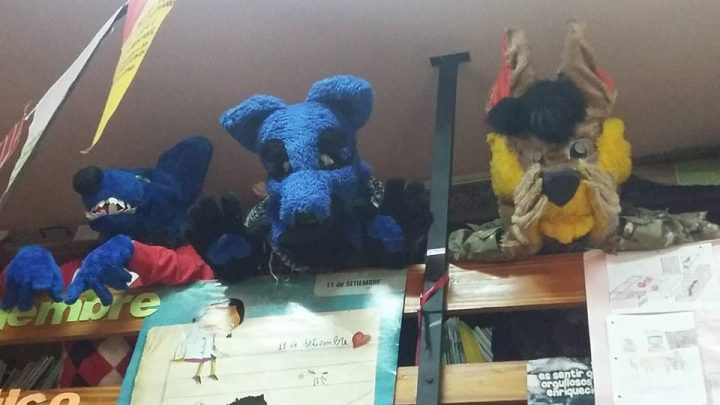 mopa y facu en la biblioteca 3